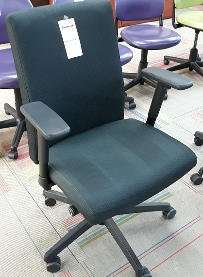 Pre-Owned Task Chair