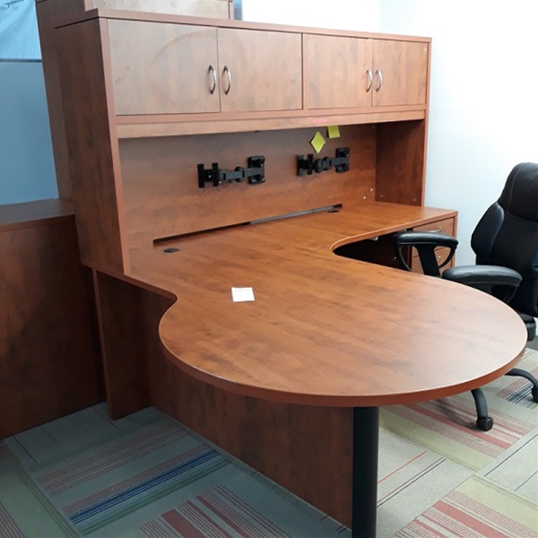 Products/Pre-Owned/desk-set1.jpg